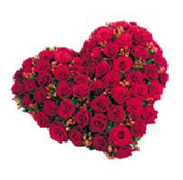 cuore funebre di rose rosse